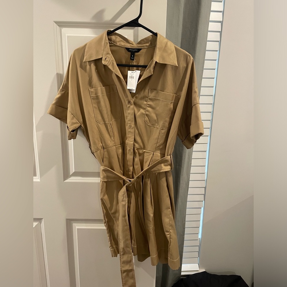 Linen banana republic dress with belt: never worn